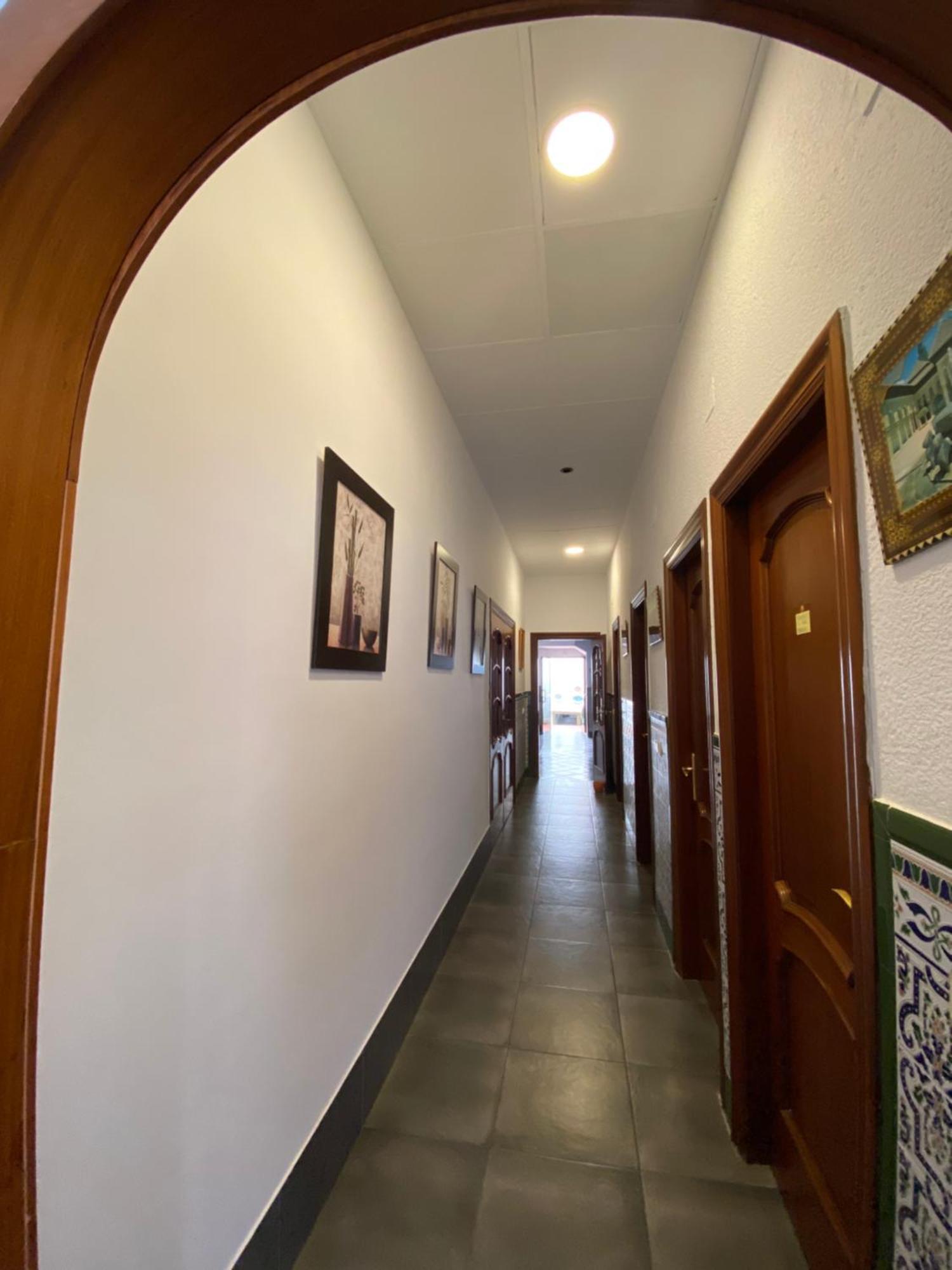 Hotel Munoz โมตริล ภายนอก รูปภาพ